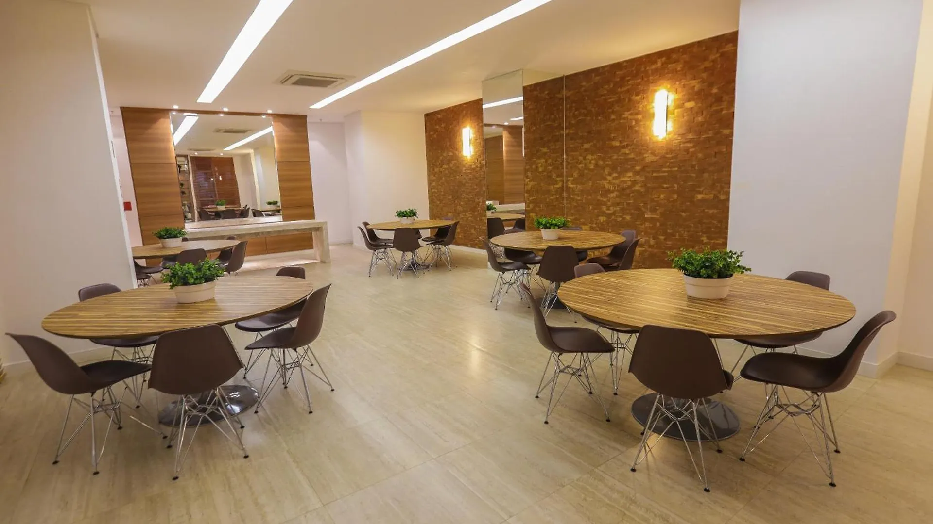 Vista Park Hplus Long Stay Candangolandia Aparthotel