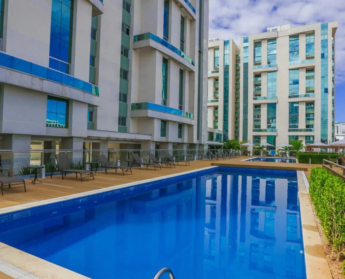 Vista Park Hplus Long Stay Candangolandia Apartahotel